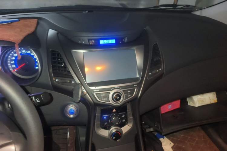 Used Hyundai Elantra (5th Generation / Langdong) 2013 1.6L Automatic Leading Model Audio And AC Panel