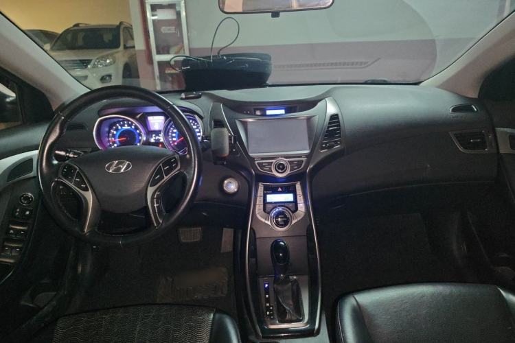 Used Hyundai Elantra (5th Generation / Langdong) 2013 1.6L Automatic Luxury Model Center Console