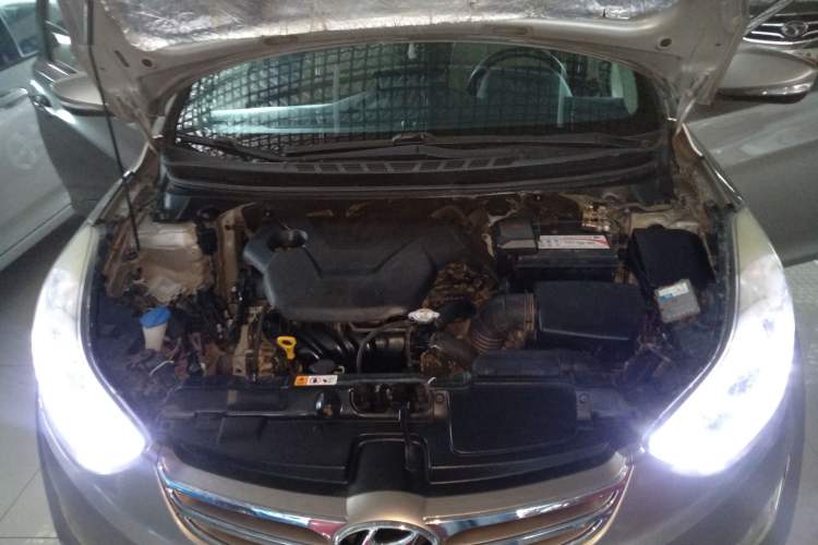 Used Hyundai Elantra (5th Generation / Langdong) 2013 1.6L Automatic Luxury Model Engine Bay