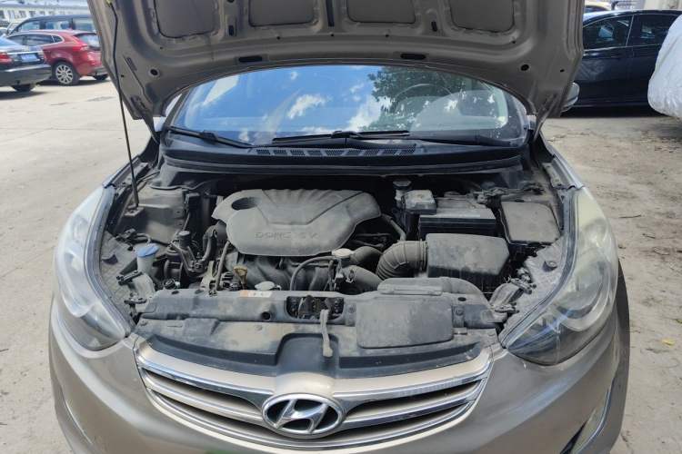 Used Hyundai Elantra (5th Generation / Langdong) 2013 1.6L Automatic Leading Model Engine Bay
