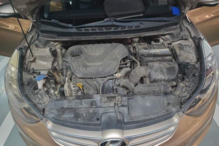 Used Hyundai Elantra (5th Generation / Langdong) 2013 1.6L Automatic Luxury Model Engine Bay