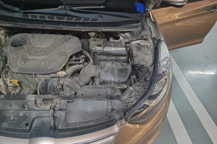 Used Hyundai Elantra (5th Generation / Langdong) 2013 1.6L Automatic Luxury Model Engine Bay Left