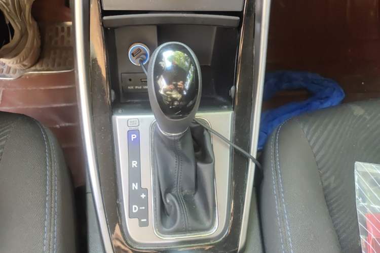 Used Hyundai Elantra (5th Generation / Langdong) 2013 1.6L Automatic Leading Model Gear Lever