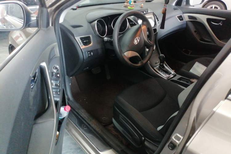 Used Hyundai Elantra (5th Generation / Langdong) 2013 1.6L Automatic Leading Model Interior 2