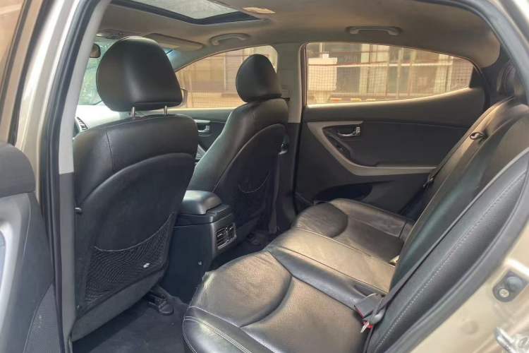 Used Hyundai Elantra (5th Generation / Langdong) 2013 1.6L Automatic Luxury Model Interior 2