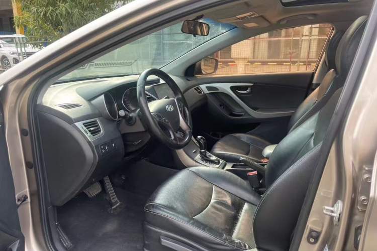 Used Hyundai Elantra (5th Generation / Langdong) 2013 1.6L Automatic Luxury Model Interior 3