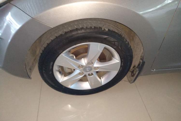 Used Hyundai Elantra (5th Generation / Langdong) 2013 1.6L Automatic Luxury Model Left Front Wheel Hub