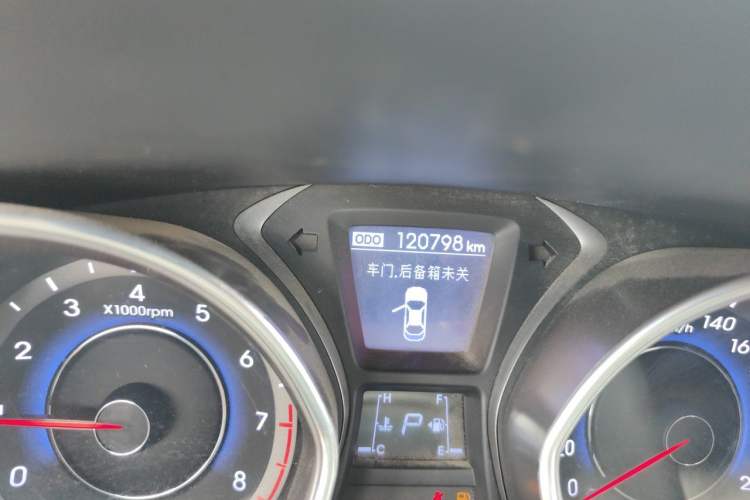Used Hyundai Elantra (5th Generation / Langdong) 2013 1.6L Automatic Leading Model Odometer Close Up