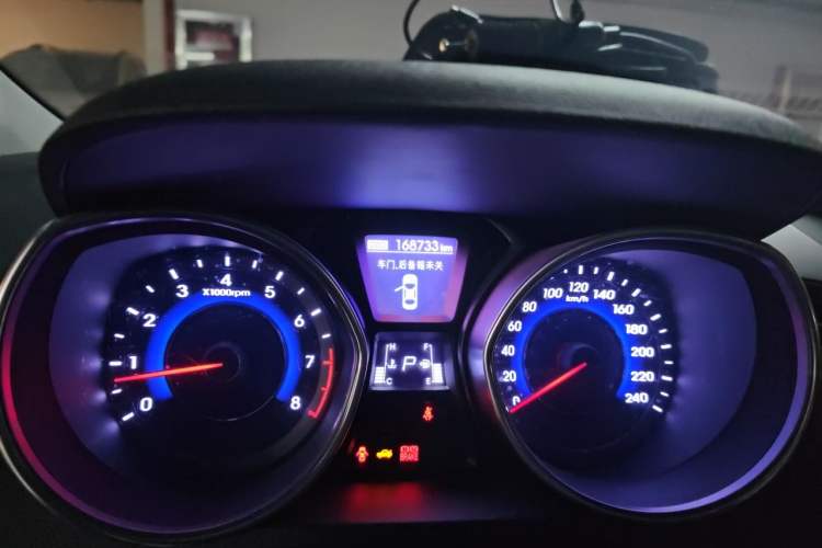 Used Hyundai Elantra (5th Generation / Langdong) 2013 1.6L Automatic Luxury Model Odometer Close Up