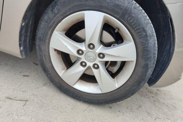 Used Hyundai Elantra (5th Generation / Langdong) 2013 1.6L Automatic Leading Model Right Front Wheel Hub