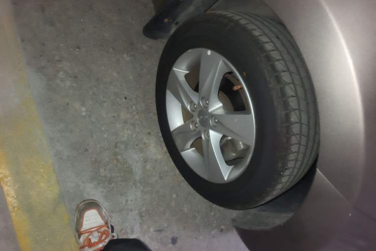Used Hyundai Elantra (5th Generation / Langdong) 2013 1.6L Automatic Leading Model Right Front Wheel Hub