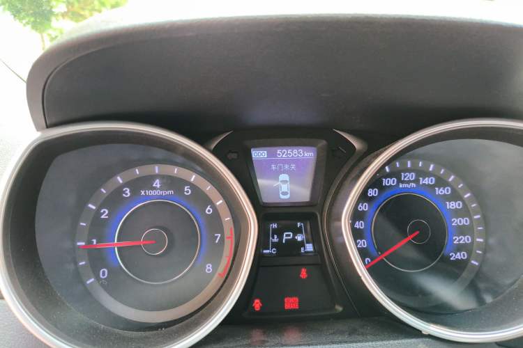 Used Hyundai Elantra (5th Generation / Langdong) 2013 1.6L Automatic Leading Model Odometer Close Up