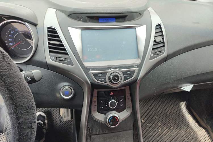 Used Hyundai Elantra (5th Generation / Langdong) 2013 1.6L Automatic Leading Model Audio And AC Panel