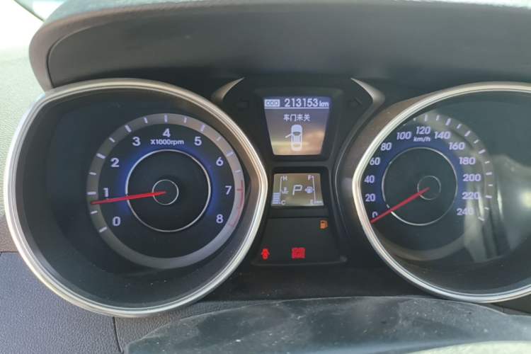 Used Hyundai Elantra (5th Generation / Langdong) 2013 1.6L Automatic Luxury Model Odometer Close Up