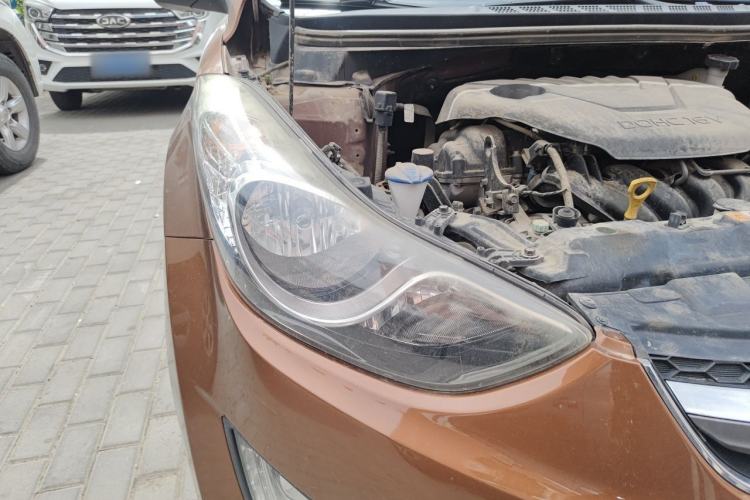 Used Hyundai Elantra (5th Generation / Langdong) 2013 1.6L Automatic Leading Model Right Front Headlight