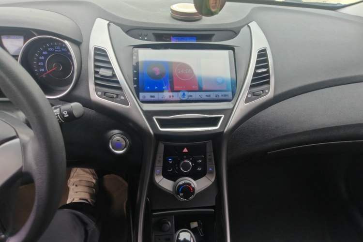 Used Hyundai Elantra (5th Generation / Langdong) 2013 1.6L Automatic Leading Model Audio And AC Panel