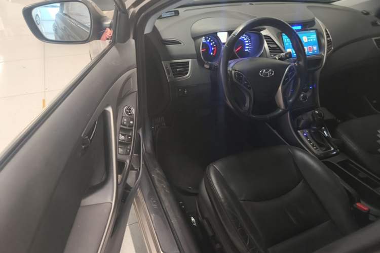 Used Hyundai Elantra (5th Generation / Langdong) 2013 1.6L Automatic Leading Model Driver Seat