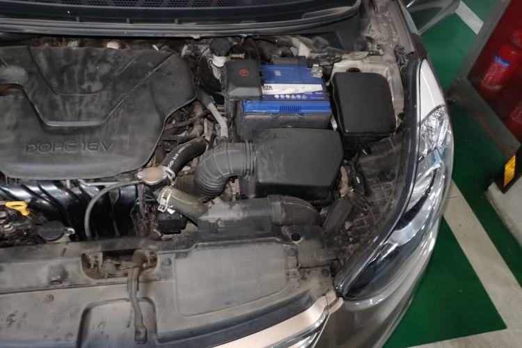 Used Hyundai Elantra (5th Generation / Langdong) 2013 1.6L Automatic Luxury Model Engine Bay Left