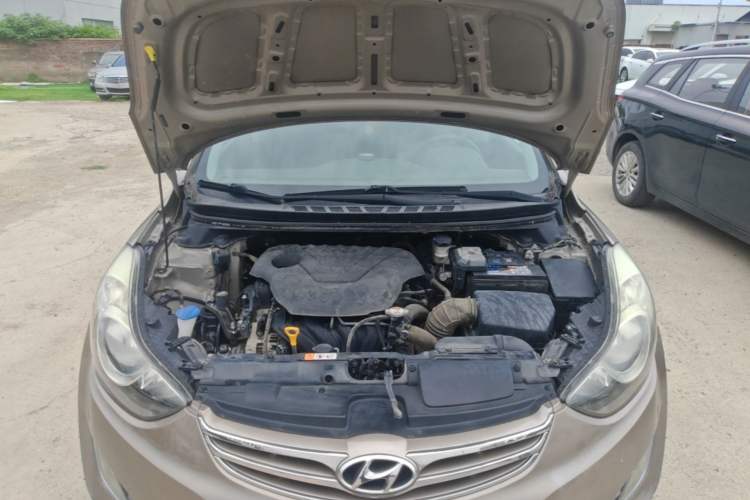 Used Hyundai Elantra (5th Generation / Langdong) 2013 1.6L Automatic Leading Model Engine Bay