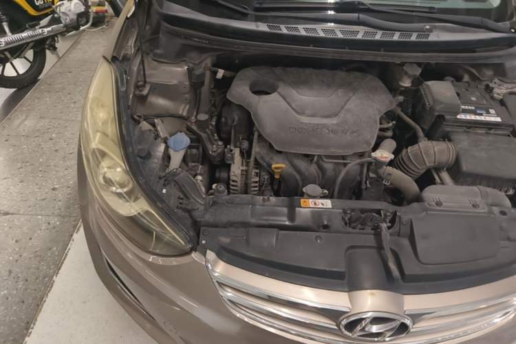 Used Hyundai Elantra (5th Generation / Langdong) 2013 1.6L Automatic Leading Model Engine Bay Right