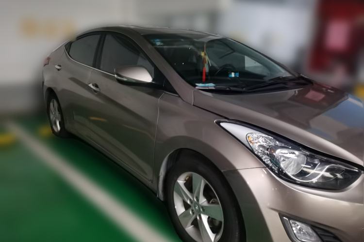 Used Hyundai Elantra (5th Generation / Langdong) 2013 1.6L Automatic Luxury Model Front Right 45 Deg
