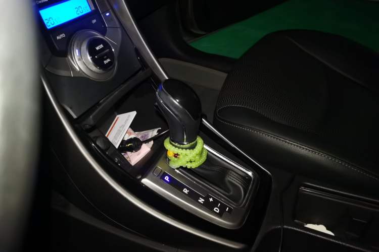 Used Hyundai Elantra (5th Generation / Langdong) 2013 1.6L Automatic Luxury Model Gear Lever