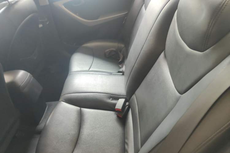 Used Hyundai Elantra (5th Generation / Langdong) 2013 1.6L Automatic Leading Model Left Rear Seat