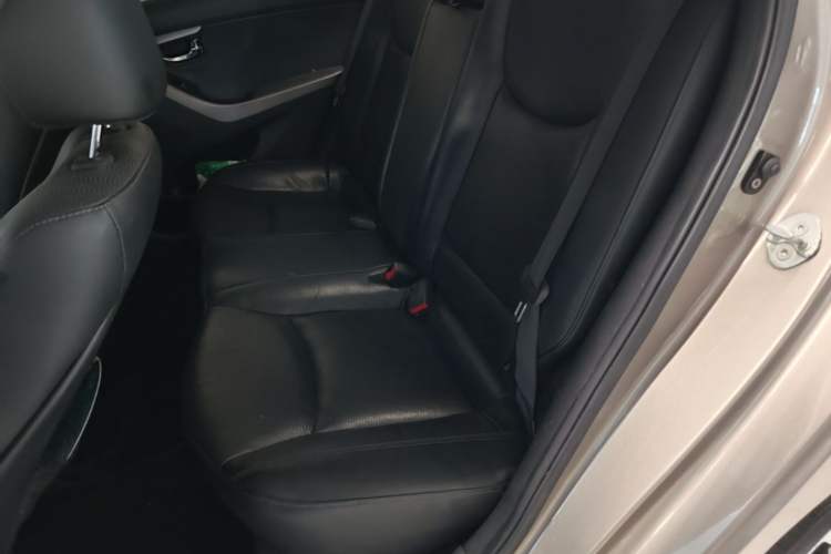 Used Hyundai Elantra (5th Generation / Langdong) 2013 1.6L Automatic Leading Model Left Rear Seat