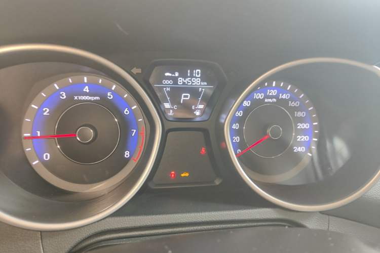 Used Hyundai Elantra (5th Generation / Langdong) 2013 1.6L Automatic Leading Model Odometer Close Up