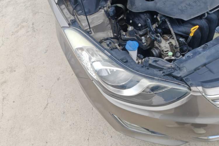 Used Hyundai Elantra (5th Generation / Langdong) 2013 1.6L Automatic Leading Model Right Front Headlight