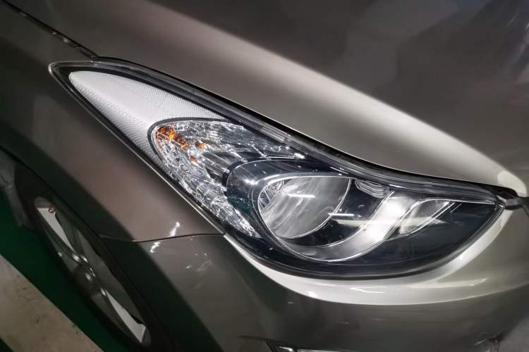 Used Hyundai Elantra (5th Generation / Langdong) 2013 1.6L Automatic Luxury Model Right Front Headlight