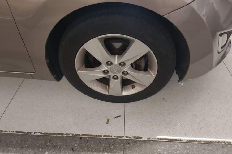 Used Hyundai Elantra (5th Generation / Langdong) 2013 1.6L Automatic Leading Model Right Front Wheel Hub