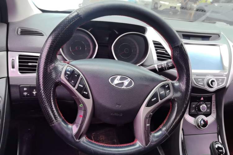 Used Hyundai Elantra (5th Generation / Langdong) 2013 1.6L Automatic Leading Model Steering Wheel