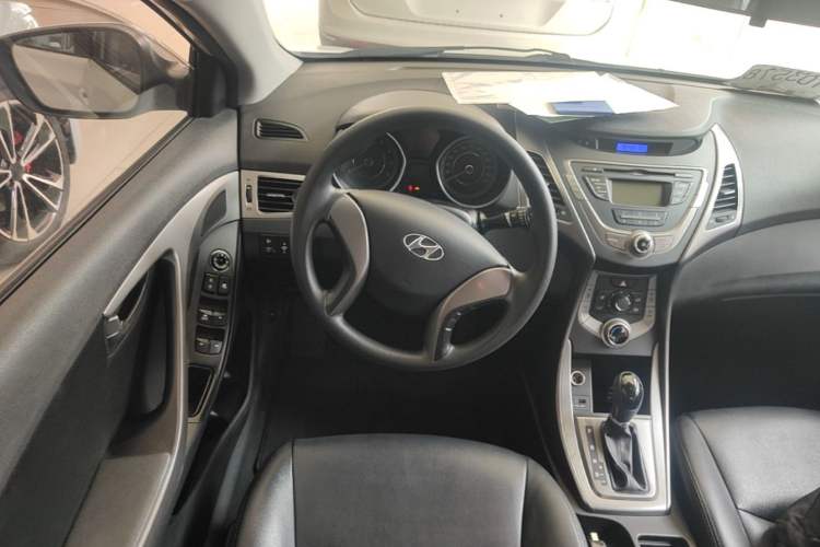 Used Hyundai Elantra (5th Generation / Langdong) 2013 1.6L Automatic Leading Model Steering Wheel
