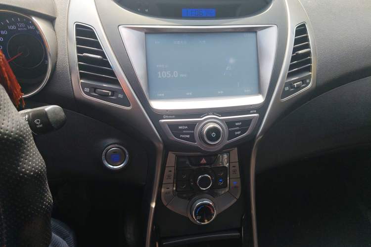 Used Hyundai Elantra (5th Generation / Langdong) 2013 1.6L Automatic Leading Model Audio And AC Panel