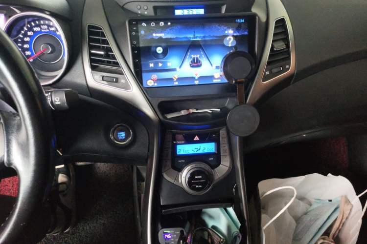 Used Hyundai Elantra (5th Generation / Langdong) 2013 1.6L Automatic Luxury Model Audio And AC Panel
