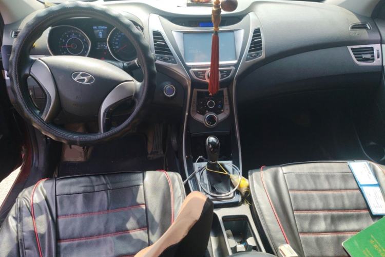 Used Hyundai Elantra (5th Generation / Langdong) 2013 1.6L Automatic Leading Model Center Console