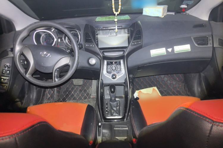 Used Hyundai Elantra (5th Generation / Langdong) 2013 1.6L Automatic Leading Model Center Console