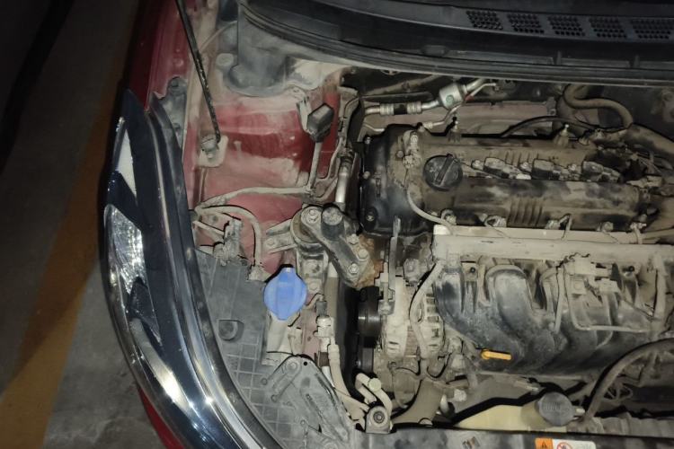 Used Hyundai Elantra (5th Generation / Langdong) 2013 1.6L Automatic Luxury Model Engine Bay Right