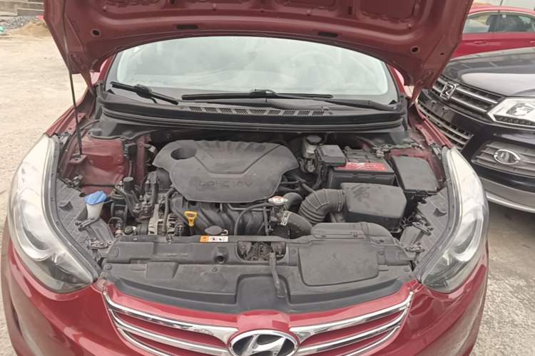 Used Hyundai Elantra (5th Generation / Langdong) 2013 1.6L Automatic Leading Model Engine Bay