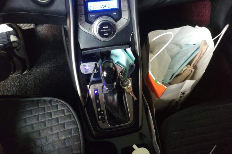 Used Hyundai Elantra (5th Generation / Langdong) 2013 1.6L Automatic Luxury Model Gear Lever