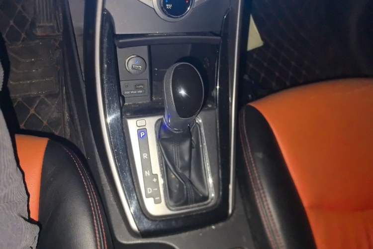 Used Hyundai Elantra (5th Generation / Langdong) 2013 1.6L Automatic Leading Model Gear Lever