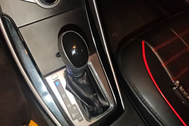 Used Hyundai Elantra (5th Generation / Langdong) 2013 1.6L Automatic Leading Model Gear Lever