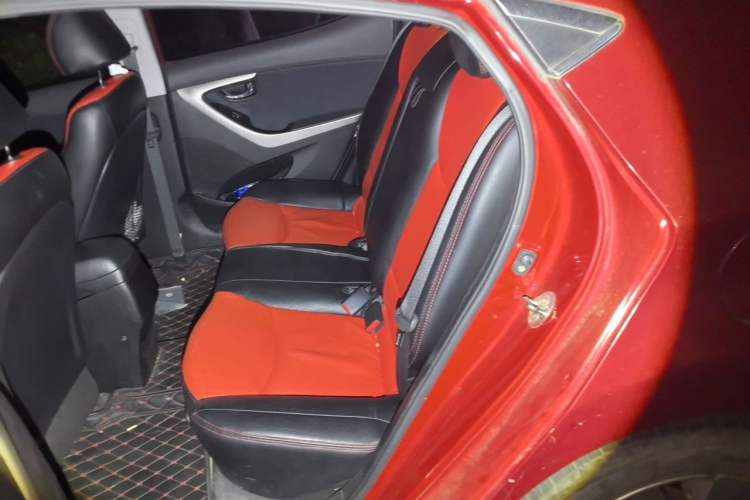 Used Hyundai Elantra (5th Generation / Langdong) 2013 1.6L Automatic Leading Model Left Rear Seat