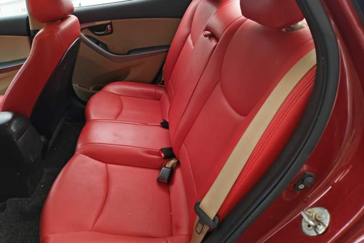 Used Hyundai Elantra (5th Generation / Langdong) 2013 1.6L Automatic Leading Model Left Rear Seat
