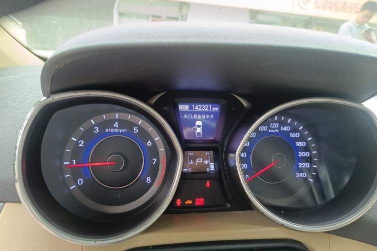Used Hyundai Elantra (5th Generation / Langdong) 2013 1.6L Automatic Leading Model Odometer Close Up