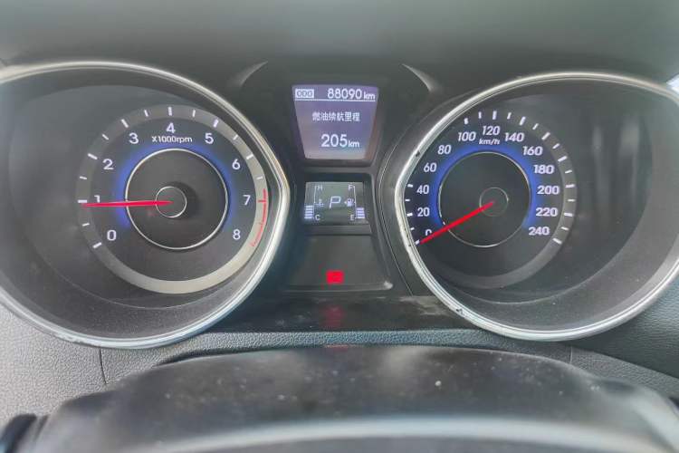Used Hyundai Elantra (5th Generation / Langdong) 2013 1.6L Automatic Leading Model Odometer Close Up