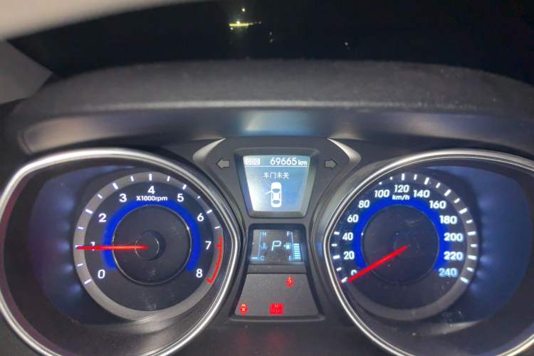 Used Hyundai Elantra (5th Generation / Langdong) 2013 1.6L Automatic Leading Model Odometer Close Up