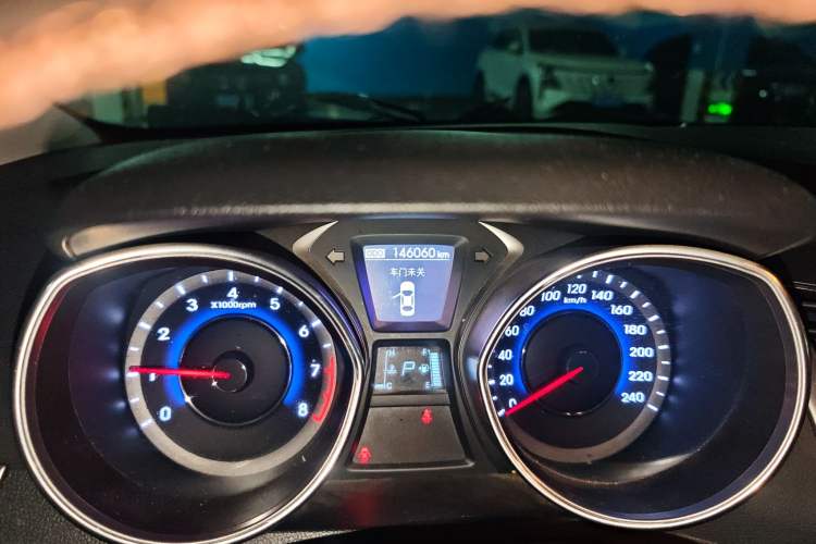 Used Hyundai Elantra (5th Generation / Langdong) 2013 1.6L Automatic Leading Model Odometer Close Up