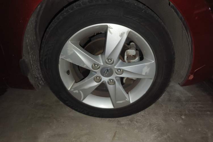Used Hyundai Elantra (5th Generation / Langdong) 2013 1.6L Automatic Luxury Model Right Front Wheel Hub